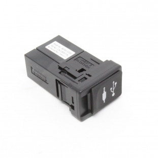 Adaptador USB e Auxiliar Toyota Corolla 2015 a 2019 - Interno - Toyota