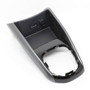Console com Tomada Auxilia e USB Kia Cerato 2006 a 2013 - Dianteiro / Central - Original