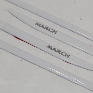 Frisos de Porta Nissan March 2018 a 2020 - Original