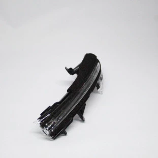 Lanterna Pisca Retrovisor Nissan Versa 2019 a 2021 - Direito / Dianteiro - Original
