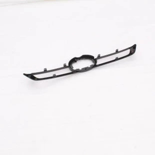 Moldura Grade do Radiador Toyota Hilux 2020 a 2021 - Traseiro / Superior - Original
