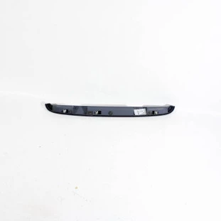 Moldura da Tampa Peugeot Partner 1999 a 2021 - Traseiro / Superior - Original