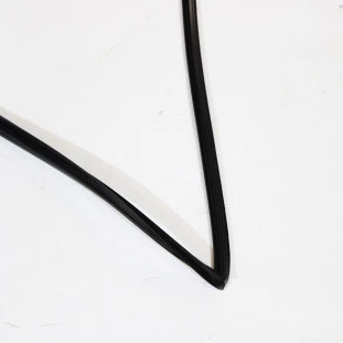 Moldura do Para-brisa Nissan Sentra 2013 a 2020 - Dianteiro - Original