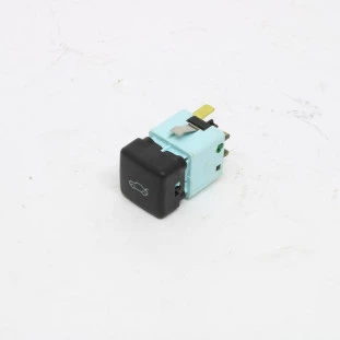 Botão Interruptor Porta-Mala Chevrolet Corsa 2002 a 2012 - Original