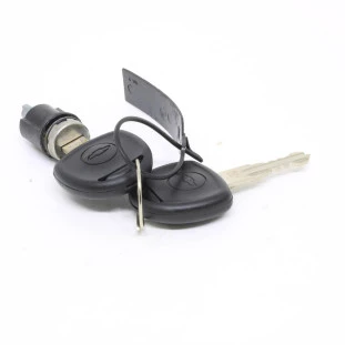 Cilindro da Porta e Chave Chevrolet Celta 2003 a 2009 - Esquerdo ou Direito / Dianteiro - Original