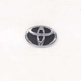 Emblema Grade Radiador Toyota Hilux 2018 a 2021 - Dianteiro - Original