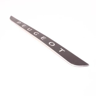 Emblema Soleira Peugeot 2008 2015 a 2019 - Esquerdo ou Direito / Dianteiro - Original