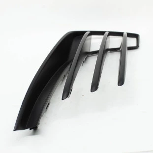 Grade Moldura do Farol de Neblina Volkswagen Golf 2014 a 2018 - Direito / Dianteiro / Inferior - Original