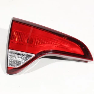 Lanterna da Tampa Kia Sorento 2012 a 2015 - Motorista / Traseiro / Externo - Original