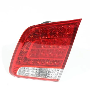 Lanterna da Tampa Kia Sorento 2009 a 2013 - Direito / Traseiro - Original