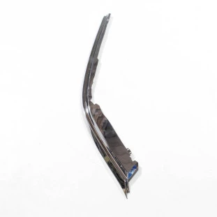 Moldura Aplique do Farol Toyota Hilux 2016 a 2021 - Direito / Dianteiro - Original