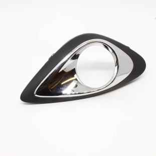 Moldura Farol Milha Nissan March 2014 a 2018 - Esquerdo / Dianteiro - Original