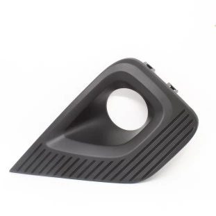 Moldura Farol de Milha Fiat Fiorino 2014 a 2021 - Esquerdo / Dianteiro - Original