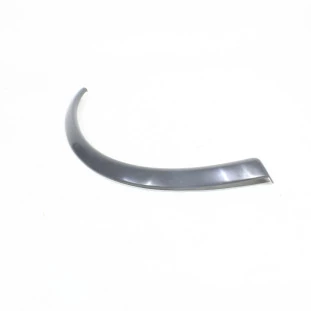 Moldura da Caixa de Roda Liso Chevrolet Corsa 1994 a 2004 - Direito / Dianteiro / Externo - Original