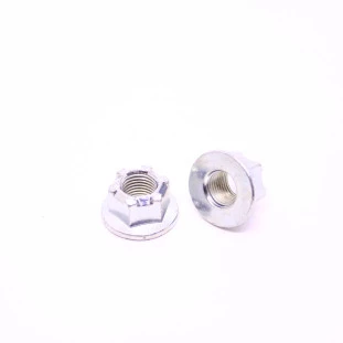 Porca do Parachoque Nissan Pathfinder 2006 a 2009 - Dianteiro - Original